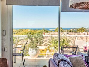 Möbel, Stuhl, Tabelle, Gartenmöbel, Resort, Schatten, Balkon, Tisch Im Freien, Eco Hotel, Kaffetisch