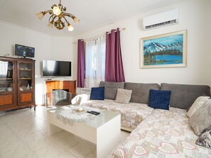 Canapé, Propriété, Cadre, Design Intérieur, Décoration, Éclairage, Salon, Sol, Sol, Mur