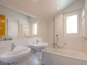 Armatur, Zapfhahn, Spiegel, Eigentum, Sinken, Fenster, Badezimmer, Badewanne, Lila, Bad Sink