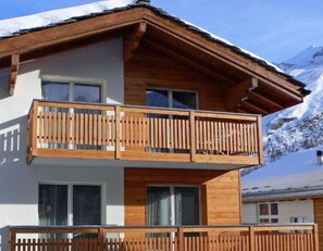 Bâtiment, Propriété, Fenêtre, Ciel, Neige, Bois, Maison, Arbre, Chalet
