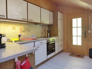Cabinetry, Countertop, Eigentum, Möbel, Gebäude, Sinken, Zapfhahn, Herd, Küchengerät, Küche