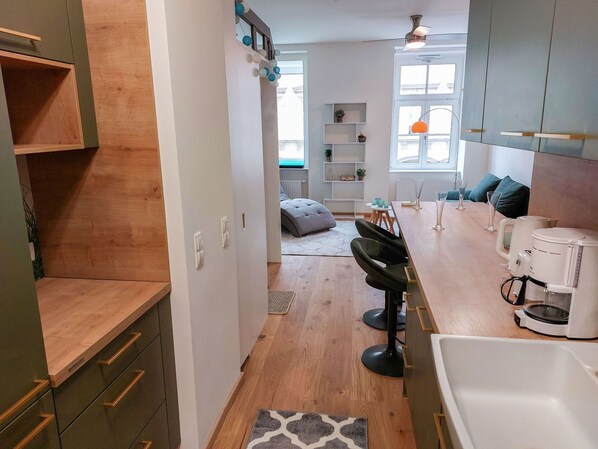 Eigentum, Gebäude, Sinken, Holz, Interior Design, Fussboden, Zapfhahn, Flooring, Armatur