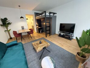 Möbel, Pflanze, Couch, Tabelle, Komfort, Zimmerpflanze, Gebäude, Holz, Interior Design, Wohnzimmer