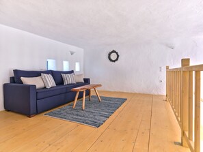 bedroom with double sofa bed