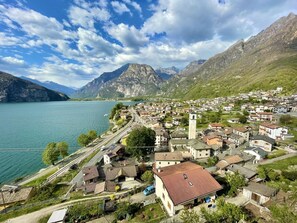 Wolke, Wasser, Himmel, Berg, Gebäude, Natur, Natürliche Landschaft, Hochland, Haus, Küsten Und Ozeanische Forms
