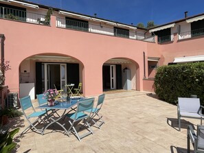 Plante, Propriété, Bâtiment, Paysage Naturel, Arbre, Lot Terre, Maison, Chalet, Paysage, Zone Résidentielle