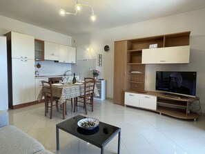 Plante, Propriété, Bâtiment, Paysage Naturel, Arbre, Lot Terre, Maison, Chalet, Paysage, Zone Résidentielle