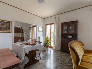 Plante, Propriété, Bâtiment, Paysage Naturel, Arbre, Lot Terre, Maison, Chalet, Paysage, Zone Résidentielle