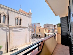 Himmel, Eigentum, Fenster, Gebäude, Pflanze, Haus, Urban Design, Nachbarschaft, Wand, Grundeigentum
