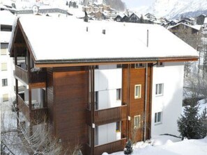 Bois, Domicile, Gelé, L'Hiver, Neige, Siding, Village De Montagne, Balcon, Daylighting, La Glace