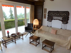 Meubles, Propriété, Plante, Bâtiment, Canapé, Table, Bois, Design Intérieur, Salon, Sol