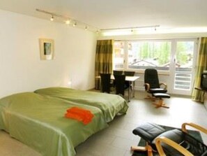 Property, Furniture, Building, Comfort, Wood, Interior Design, Floor, Flooring, Hardwood