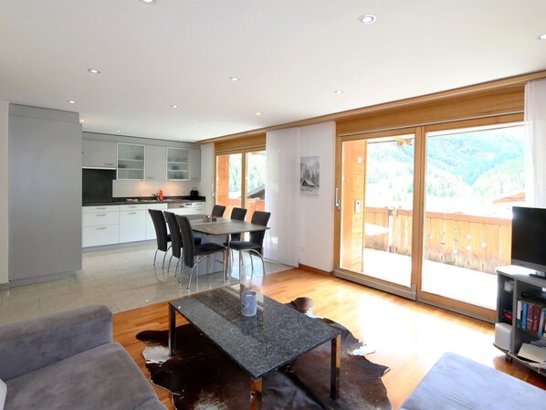 Gebäude, Eigentum, Tabelle, Möbel, Couch, Holz, Haus, Interior Design, Komfort, Flooring