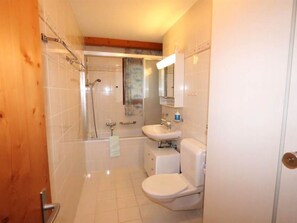 Luminaire Plomberie, Salle De Bains, Évier, Bâtiment, Toilette, Siège De Toilette, Sol, Maison, Sol