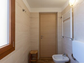 Property, Sink, Plumbing Fixture, Tap, Wood, Bathroom, Interior Design, Building, Flooring