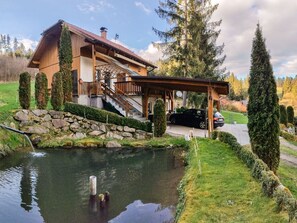 House, Roof, Home, Cottage, Shrub, Architecture, Rural Area, Garden, Estate