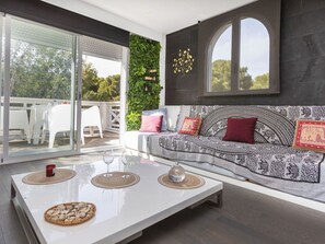 Cloud, Plant, Sky, Property, Building, Window, Tree, Land Lot, Table, House