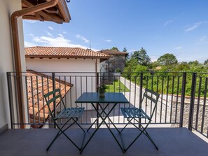 Cloud, Plant, Sky, Property, Building, Window, Tree, Land Lot, Table, House