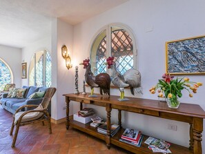 Nube, Planta, Cielo, Propiedad, Edificio, Ventana, Árbol, El Terreno Del Lote, Mesa, Casa