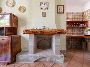 Meubles, Cadre, Bâtiment, Bois, Architecture, Table, Sol, Salon, Sol, Maison