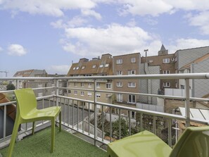 Nuage, Ciel, Propriété, Bâtiment, Design Urbain, Ombre, Chaise, Zone Résidentielle, Immobilier, Maison