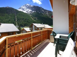 Ciel, Nuage, Propriété, Montagne, Bois, Architecture, Fenêtre, Bâtiment, Loisir