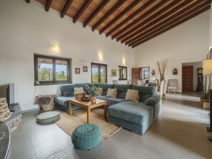 Meubles, Design Intérieur, Mur, Canapé, Sol, Bois, Sol, Plafond, Salon, Pièce