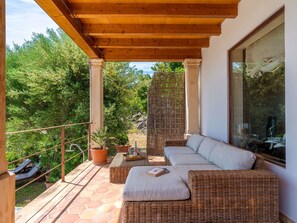 Plant, Property, Shade, Flowerpot, Interior Design, Wood, Tree, Houseplant, Porch, Floor