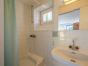 Miroir, Robinet, Luminaire Plomberie, Évier, Propriété, Lavabo, Salle De Bains, Violet, Design Intérieur