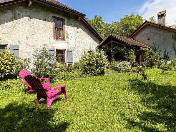 Plante, Ciel, Propriété, Bâtiment, Fenêtre, Vert, Paysage Naturel, Lot Terre, Maison, Végétation