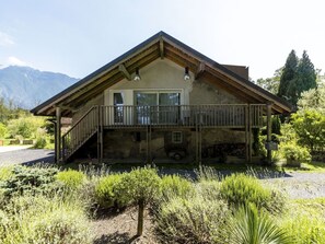 Plante, Ciel, Bâtiment, Fenêtre, Arbre, Maison, Végétation, Lot Terre, Bois, Paysage Naturel