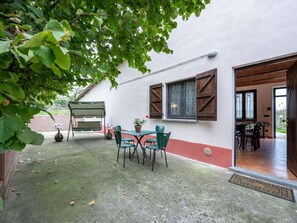Meubles, Bâtiment, Plante, Table, Fenêtre, Ombre, Maison, Loisir, Arbre, Bois