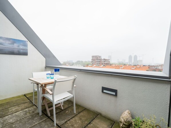 Bâtiment, Ciel, Propriété, Plante, Table, Fenêtre, Design Urbain, Maison, Bois, Immobilier