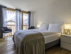 Meubles, Propriété, Confort, Lampe, Bois, Éclairage, Ombre, Design Intérieur, Cadre De Lit, Architecture