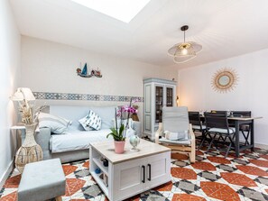 Propriété, Meubles, Table, Canapé, Éclairage, Salon, Décoration, Design Intérieur, Sol