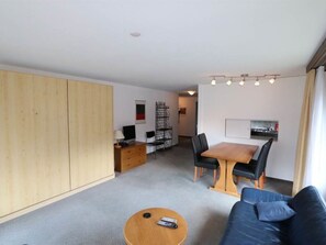 Tabelle, Gebäude, Komfort, Couch, Holz, Wohnzimmer, Haus, Fussboden, Flooring, Stuhl