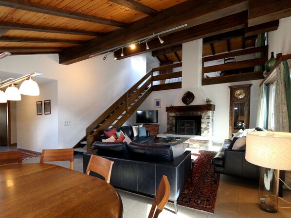 Eigentum, Möbel, Bilderrahmen, Couch, Gebäude, Holz, Tabelle, Lampe, Interior Design, Strahl