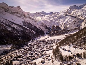 Sky, Cloud, Mountain, Snow, Highland, Natural Landscape, Slope, Plant, Landscape, Glacial Landform