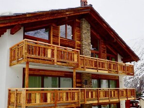 Gebäude, Fenster, Eigentum, Holz, Baum, Himmel, Haus, Hütte, Strahl, Abstellgleis