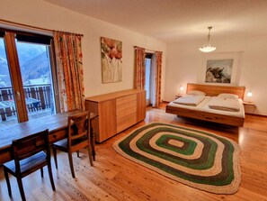 Table, Furniture, Property, Picture Frame, Wood, Flooring, Comfort, Interior Design, Floor, Wood Stain
