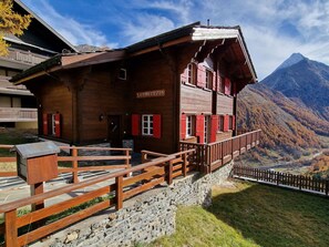 Sky, Cloud, Building, Property, Window, Wood, Mountain, Slope, Rural Area