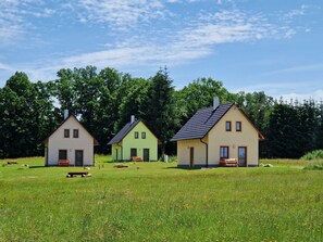Sky, Plant, Cloud, Building, Natural Environment, Natural Landscape, House, Land Lot, Tree, Grass