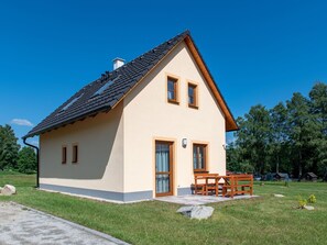 Sky, Building, Plant, Window, Tree, House, Door, Land Lot, Cottage, Wood