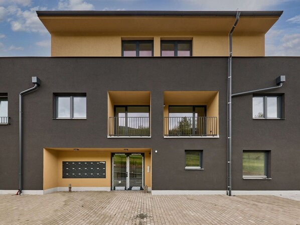 Wolke, Eigentum, Gebäude, Fenster, Himmel, Die Architektur, Haus, Interior Design, Urban Design