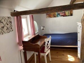 Furniture, Building, Window, Wood, Interior Design, Flooring, Floor, House, Table, Living Room