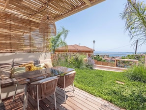 Plant, Furniture, Property, Sky, Building, Flowerpot, Chair, Table, Wood, Outdoor Furniture