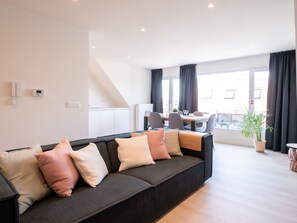 Plante, Canapé, Meubles, Confort, Pot De Fleur, Plante D'Appartement, Bâtiment, Bois, Salon, Design Intérieur