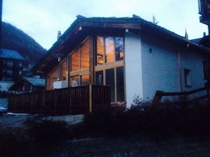 Sky, Building, Window, Plant, Cloud, Wood, House, Cottage, Residential Area, Tints And Shades