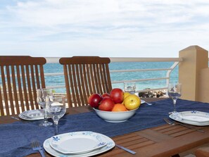 Nuage, L'Eau, Ciel, Plante, Propriété, Bleu Azur, Paysage Naturel, Piscine, Arbre, Végétation