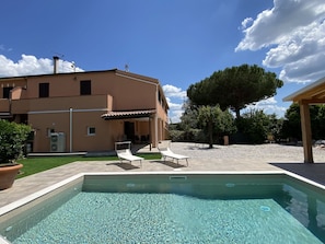 Sky, Plant, Cloud, Water, Building, Azure, Shade, Swimming Pool, Interior Design, Tree